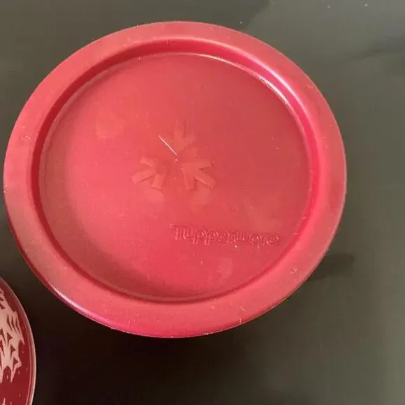 Tupperware One-Touch B Christmas Red Snowflake Canister - Red Lid - #2708 - EUC - Picture 3 of 7